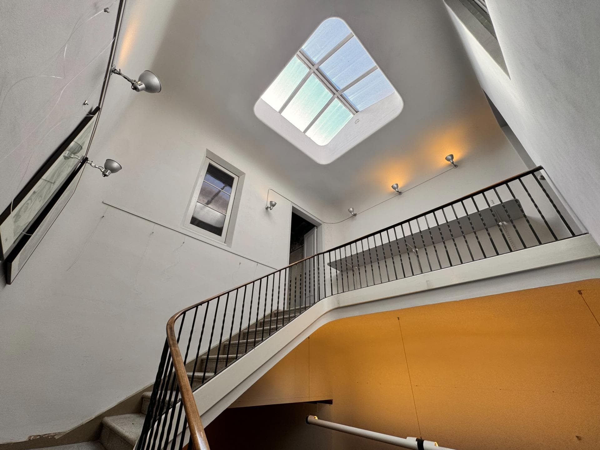 Casa sense habitacions disponible per adquirir