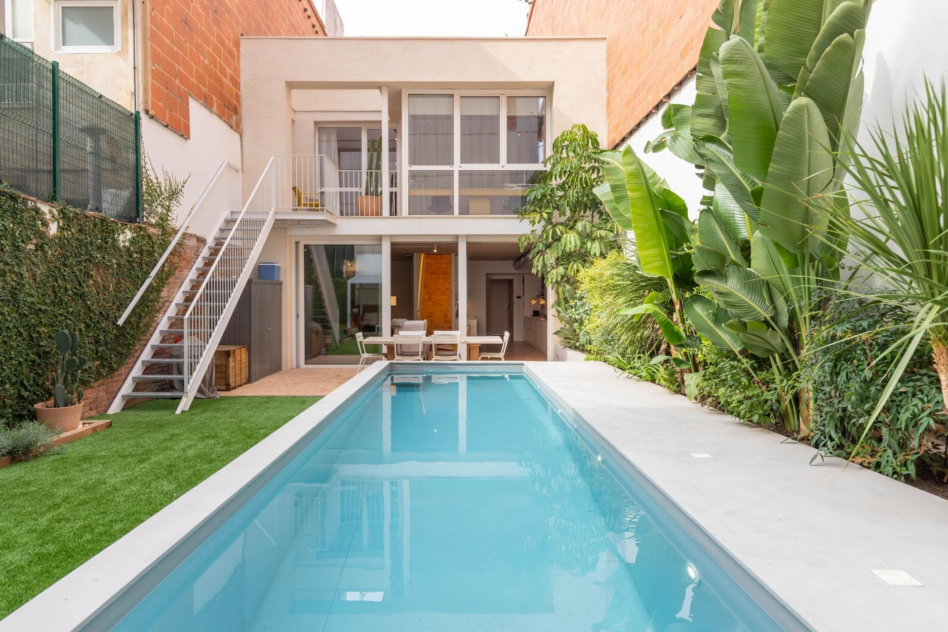 Casa de luxe disseny exclusiu 2022 amb piscina i jardí privada